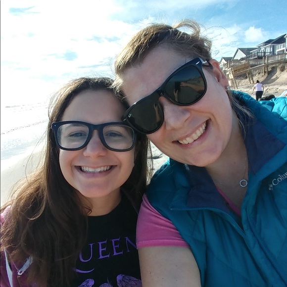 Meet your Posher, Ashley brooke - Picture 7 of 7